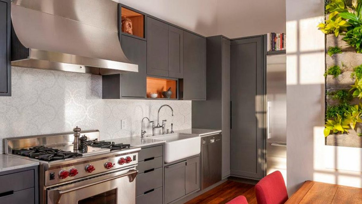 Customise your backsplash: functional and aesthetically stylish kitchens