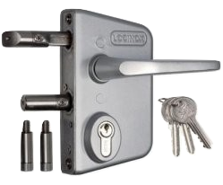 Locksmith, Hardware Store : Locksmith