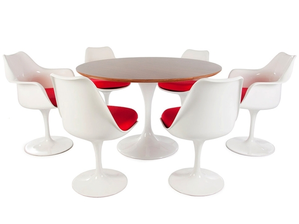 Tulip Table Saarinen and 6 chairs